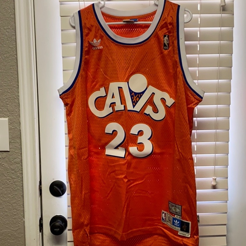 Cleveland Cavaliers LeBron James Jersey Size L
